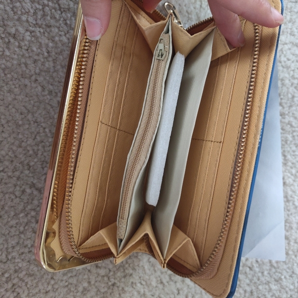 Wallet - Picture 5 of 7